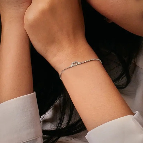 Lover Heart Hands Silver Bracelet - Wove Made - Picture 7 of 9